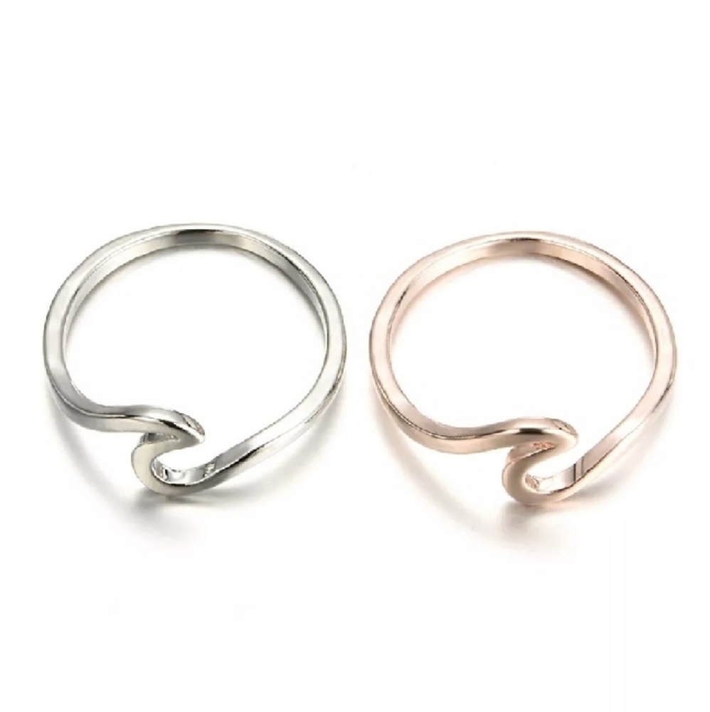 🌊 Dainty Wave Ring- silver tone - Picture 8 of 8